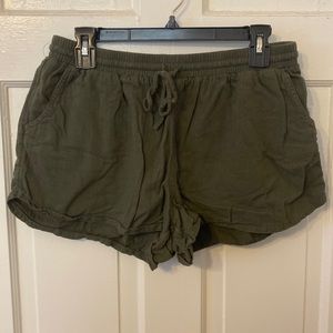 Universal Thread Shorts. Size M